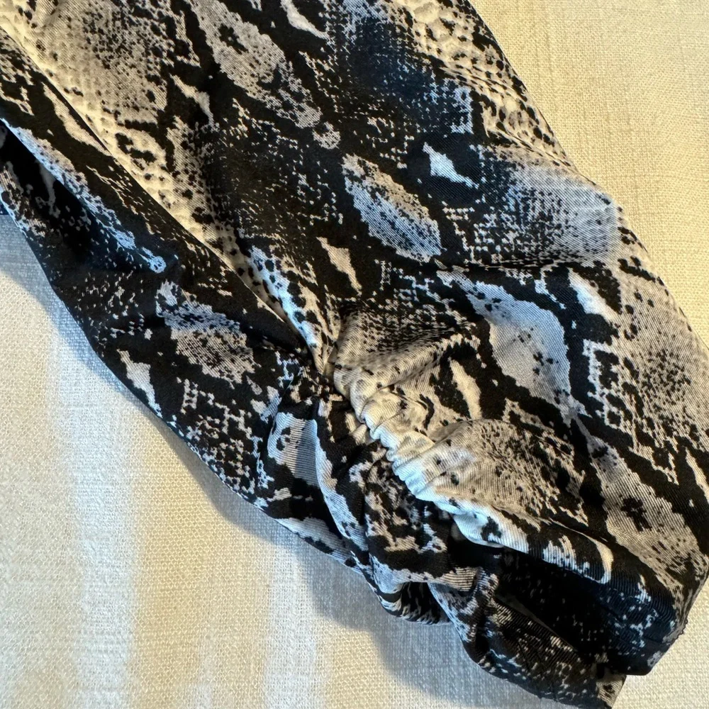 Veronica one piece jumpsuit! - Picture 4 of 10